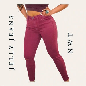 New W/‎ TAGS JELLY JEANS SKINNY DENIM JEANS SIZE 1 (JUNIORS) DUSTY MAROON COLOR
